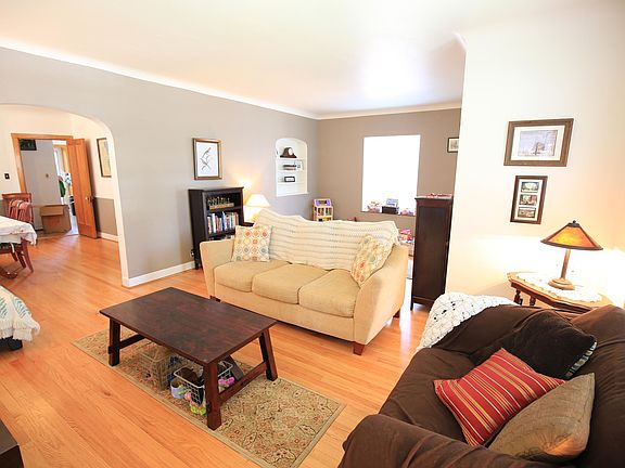 3rd image of 6011 W Waveland Ave