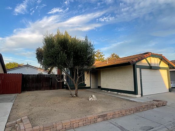 2nd image of 1320 Oleander Ln
