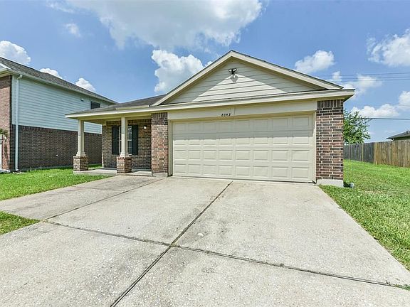 3rd image of 8043 Ginger Park Dr