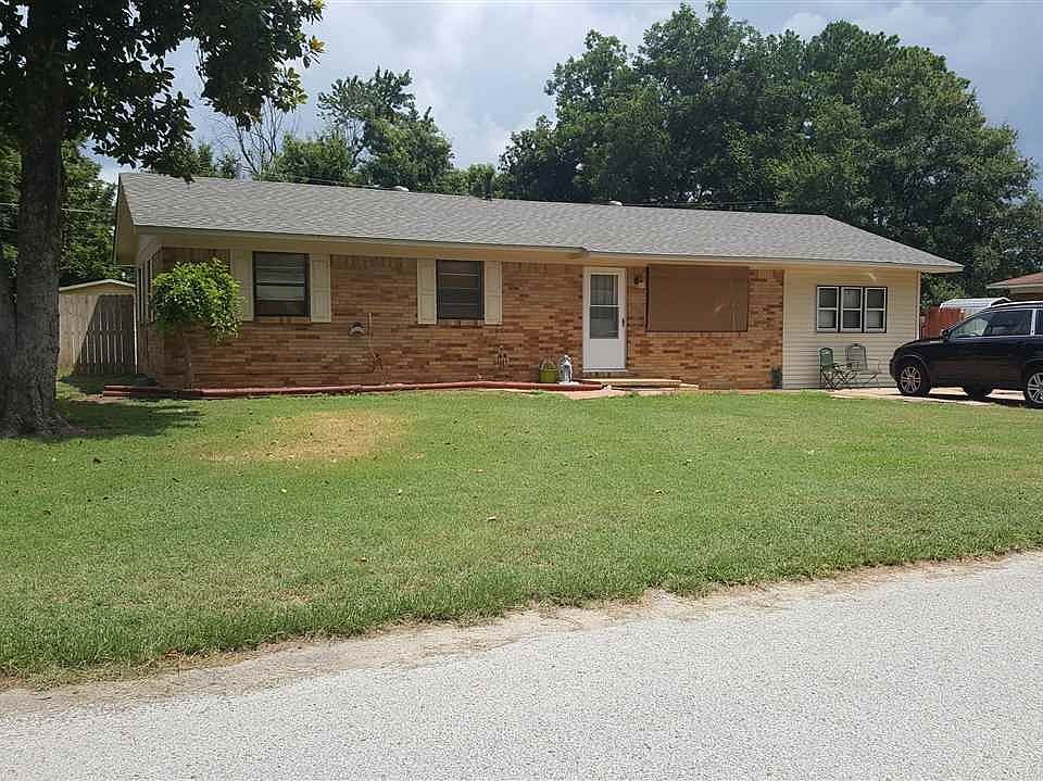1st image of 600 Faye St