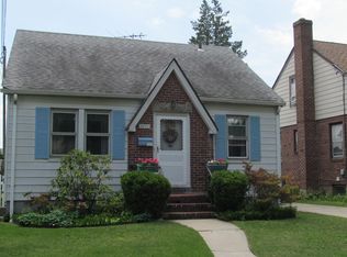 1091 Carukin St, Franklin Square, NY 11010