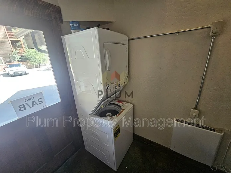 131 Speedway Ave #2B — Photo 3