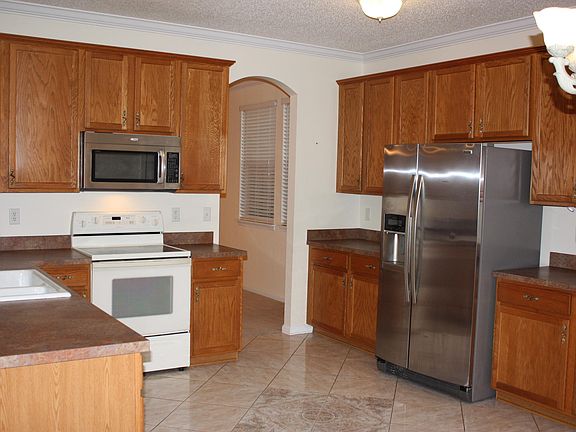 4th image of 188 Prince Phillip Dr