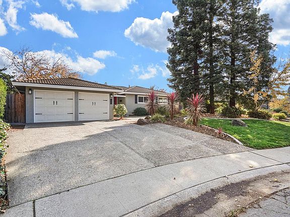3rd image of 1407 San Clemente Way