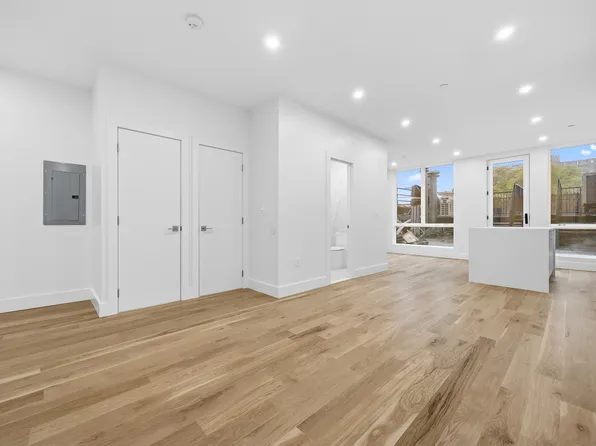 34 Avenue A image 21 of 29