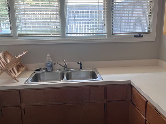 3rd image of 1503 Sherbrooke Cir