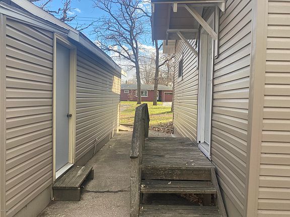 5th image of 514 Willow St E