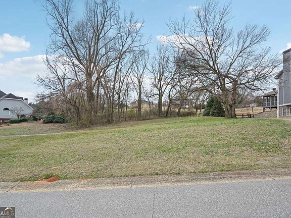 2nd image of 693 Reece Dr