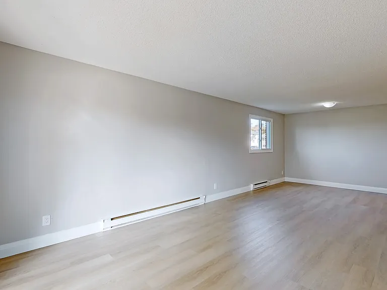 126 Bay St — Photo 7