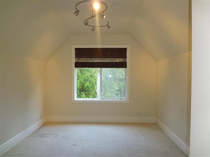 1st image of 20548 NE 29th St