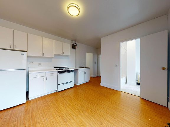 5th image of 1427 York Ave APT 5b