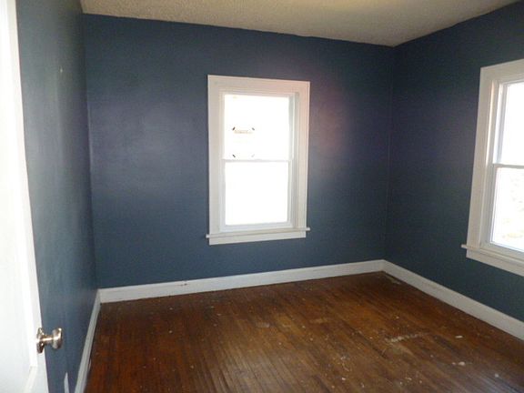 5th image of 426 Park Dr