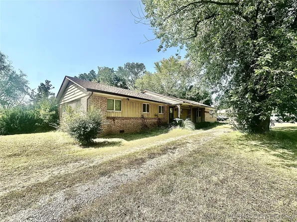 735 Valentine Ln, Claremore, OK 74017