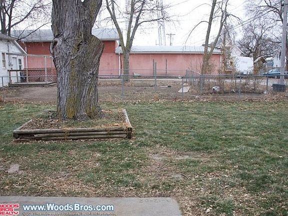 3rd image of 717 Bradford St