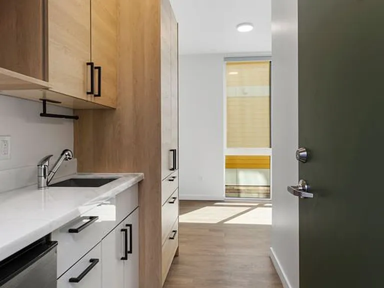 Freya Apartments - Private Studios + Social Connection — Photo 21