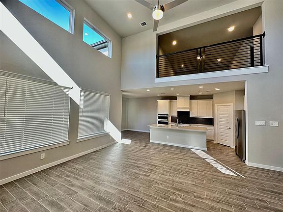 3rd image of 3806 Sullivan Spur Ct