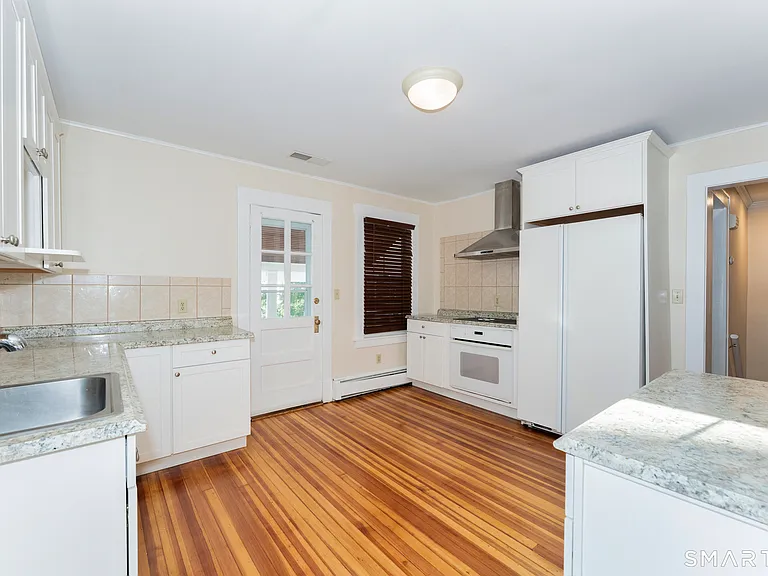 798 Farmington Ave #2 — Photo 4