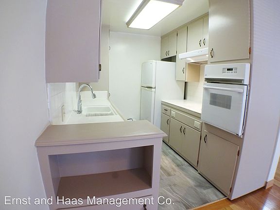 3rd image of 801 E 1st St Unit 05