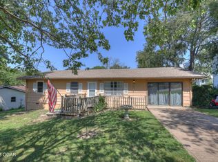 1522 Greenwood Blvd, Neosho, MO 64850