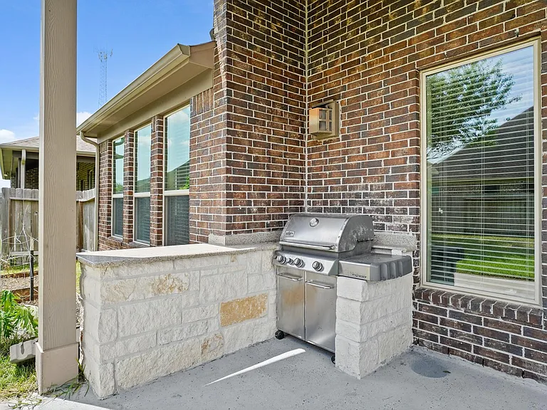 19119 Arcadia Cove Ct — Photo 27