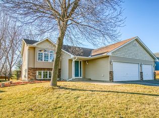 19787 Calgary Trl, Farmington, MN 55024