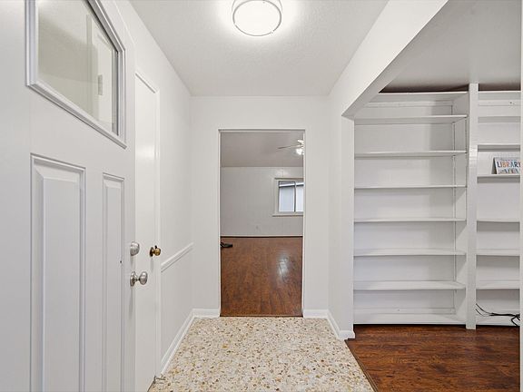 4th image of 9718 Rathbone Dr