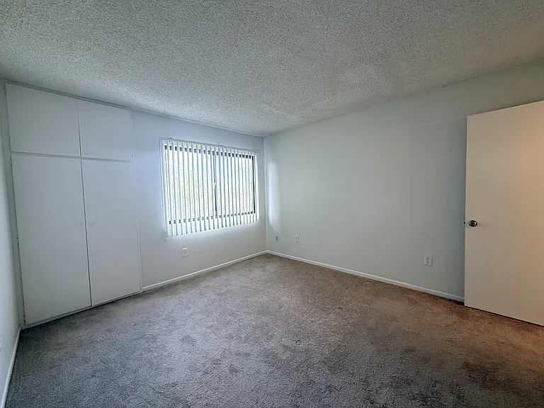 735 E Palmer Ave #202 — Photo 9
