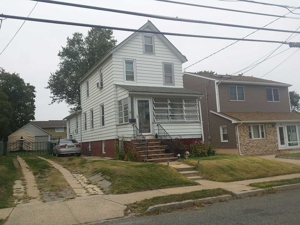 2nd image of 153 Pulaski Ave