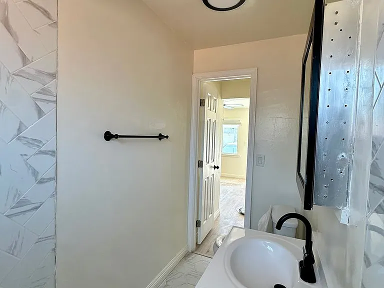 818 Cedar St — Photo 7