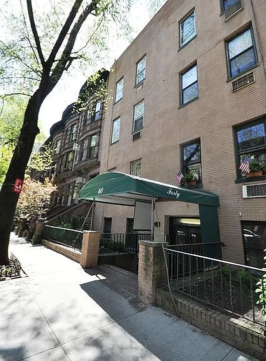 1st image of 40 W 95th St APT 3