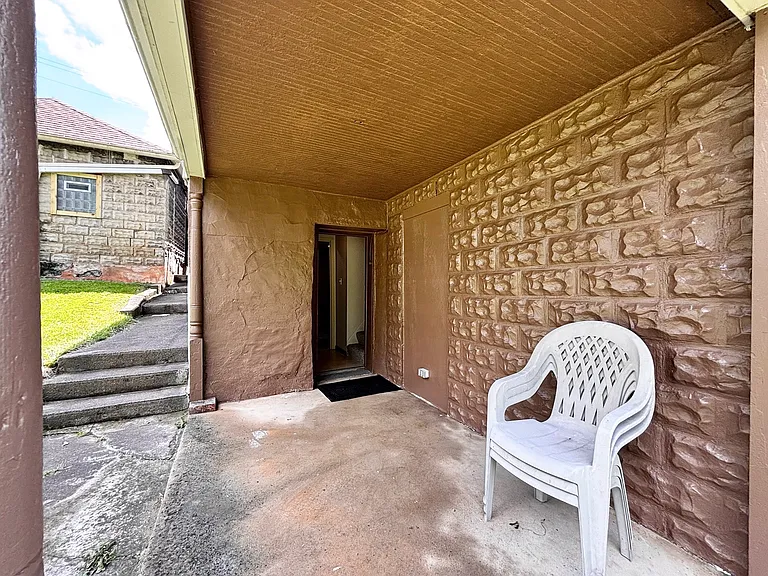 553 Foundry St — Photo 8