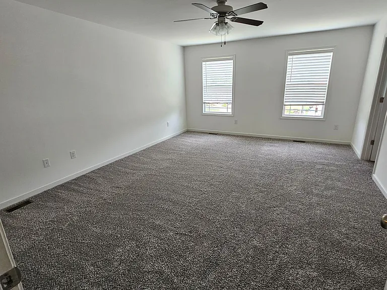 Master Bedroom 18x14, new carpet