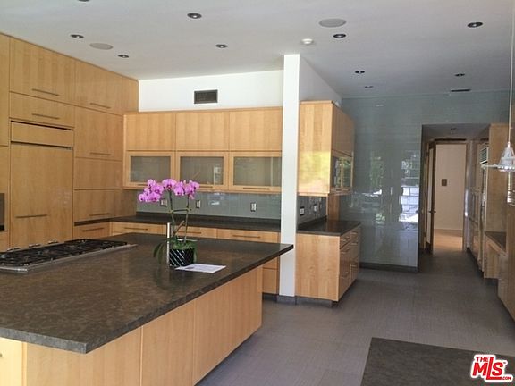 5th image of 513 N Camden Dr