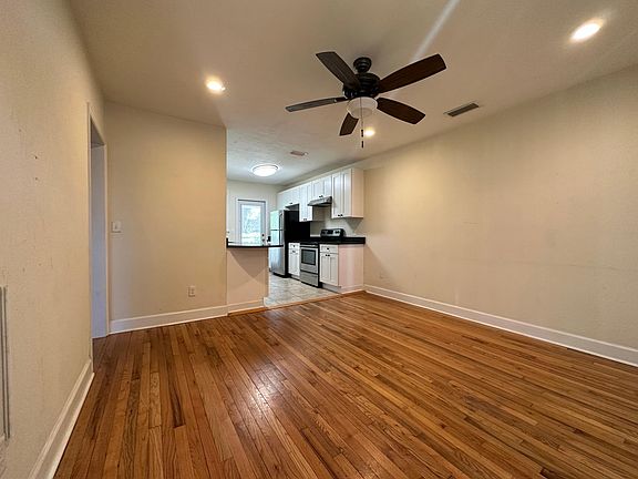 3rd image of 1345 Colonial Dr