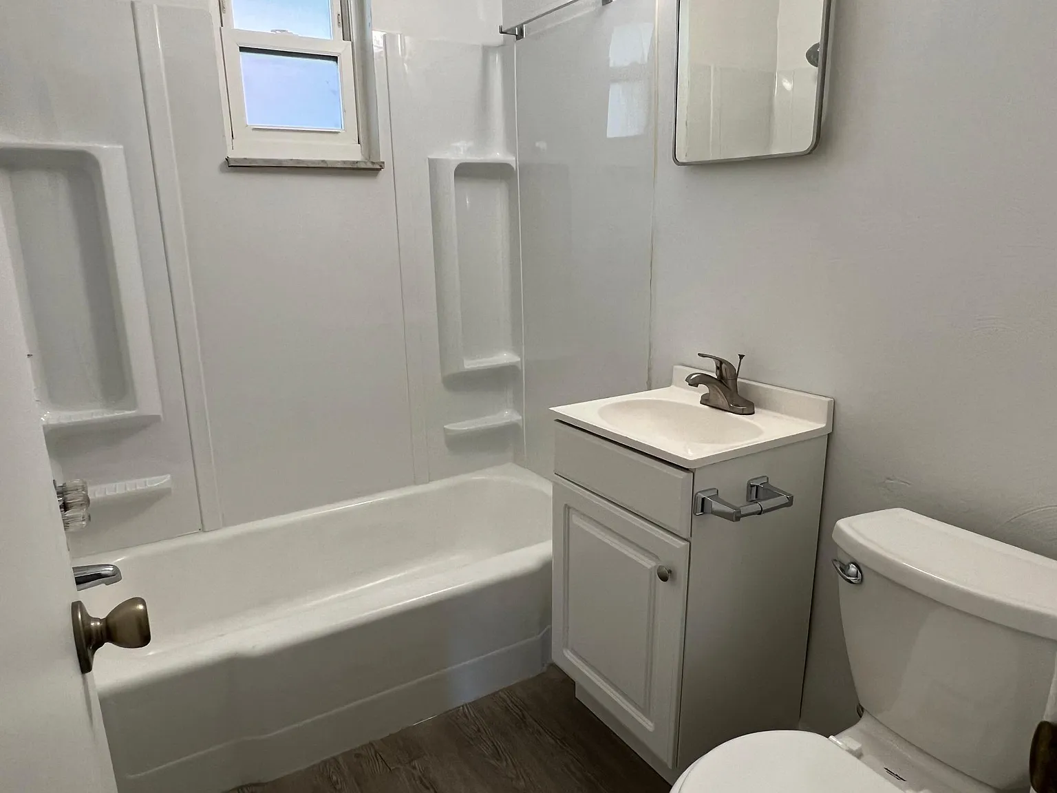 1 bed, $895 — Photo 4