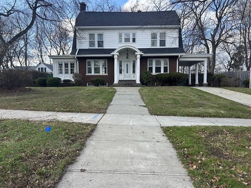 1st image of 122 Bellevue Ave