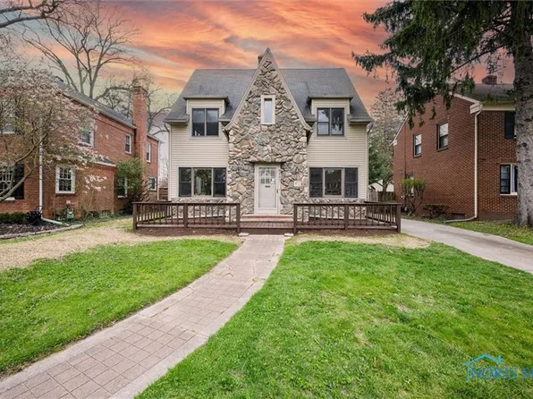 2407 Pemberton Dr, Toledo, OH 43606