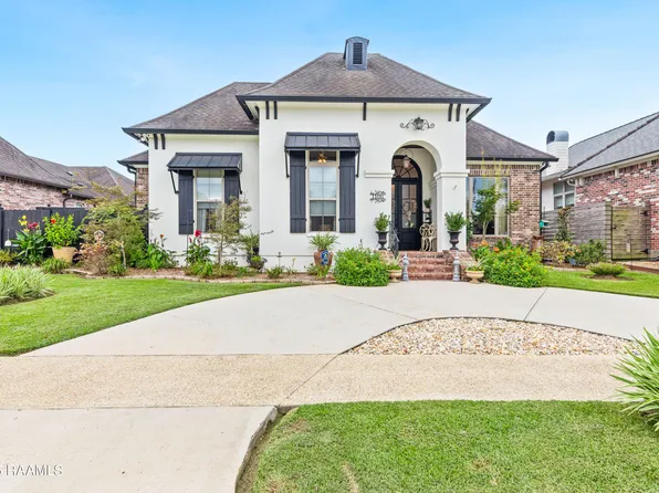 1106 Le Triomphe Pkwy, Broussard, LA 70518