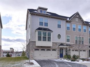 866 Beacon Ln, Pittsburgh, PA 15237