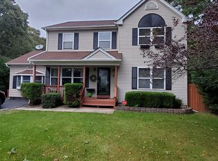 9 Nicole Ln, Coram, NY 11727