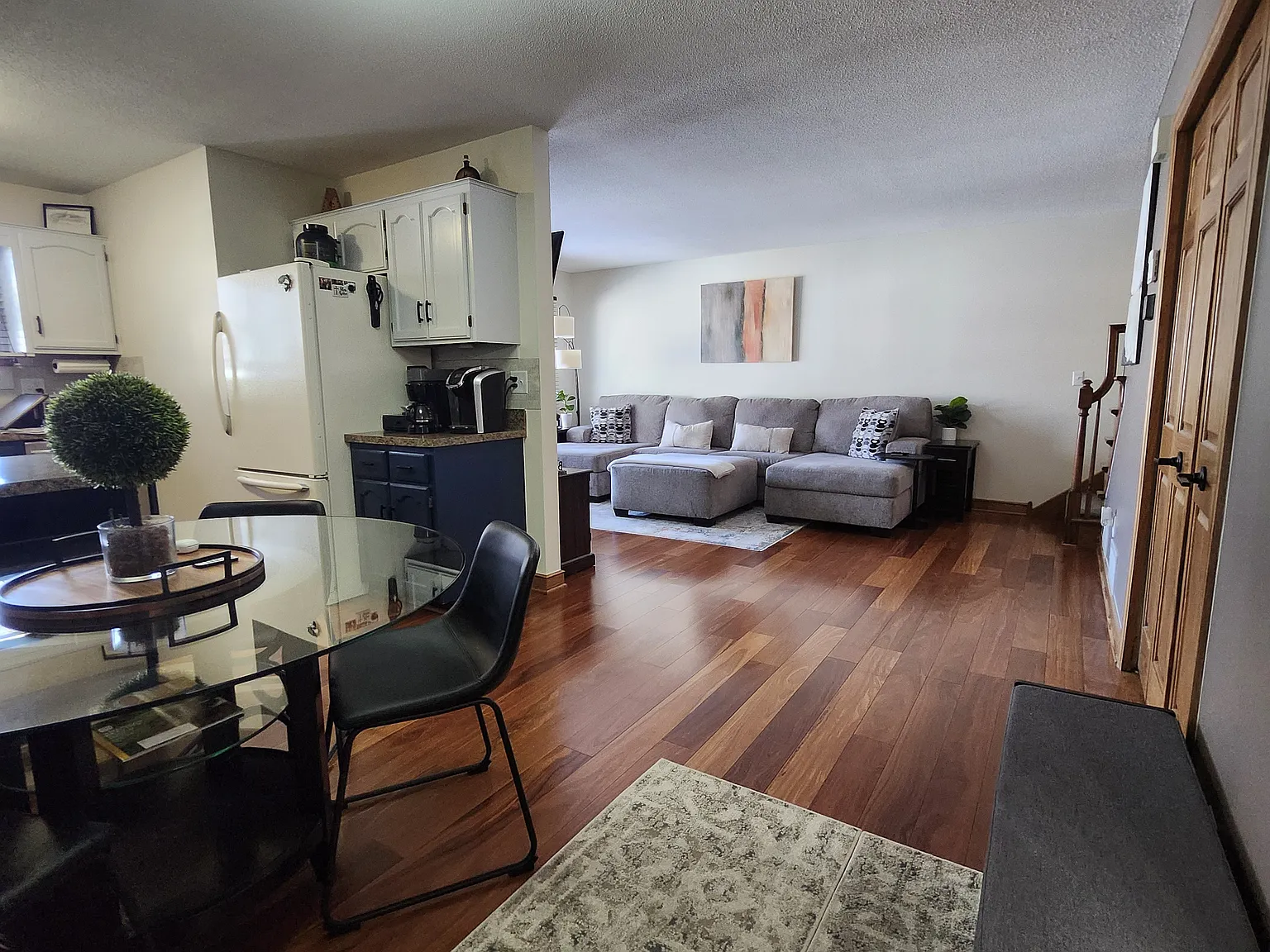 2 bed, 1.5 bath, 1122 sqft, $2,125 — Photo 4