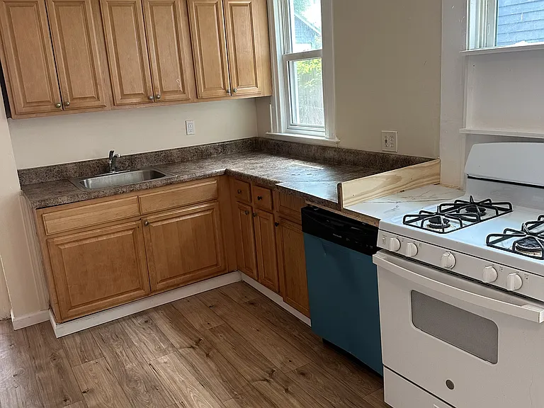 85 Davis St #1 — Photo 3