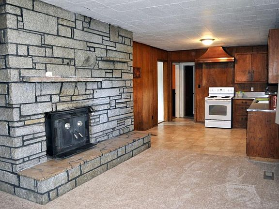 2nd image of 556 Dogwood Dr