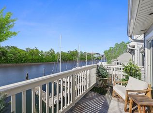 123 Harbor Dr APT 403, Stamford, CT 06902