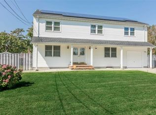 1352 Washington Ave, Bay Shore, NY 11706