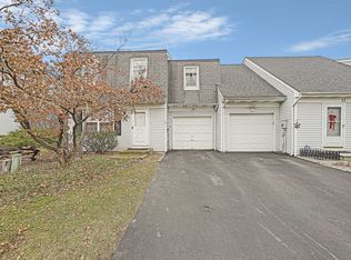 15 Hawthorn Ct, Fishkill, NY 12524