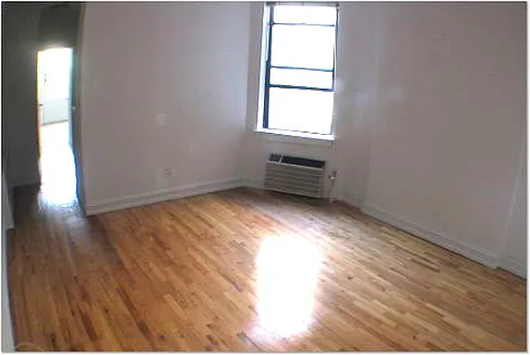 Rented by 4 Points Properties | media 11