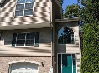 70 Elm St, Allendale, NJ 07401