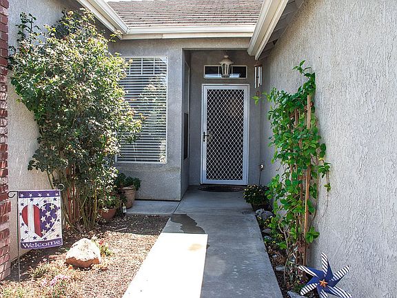 3rd image of 2567 Plum Ln