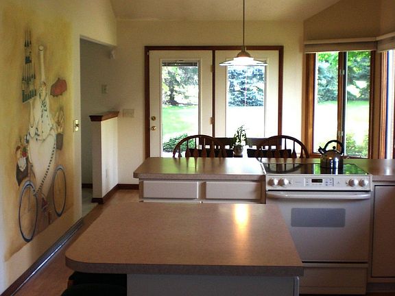 Kitchen & Breakfast Nook